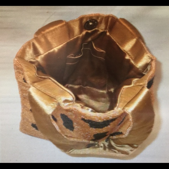 Beaded leopard spot purse  - evening or casual - Picture 4 of 5